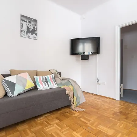 Rent Like - Aleja Solidarnosci 101c